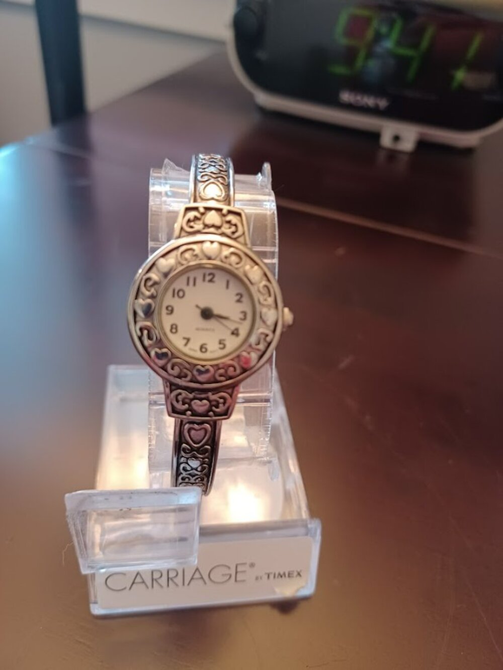 Vintage Ladies AVON Silver Tone Bangle Watch with Heart Motif - WORKS! - Picture 4 of 10